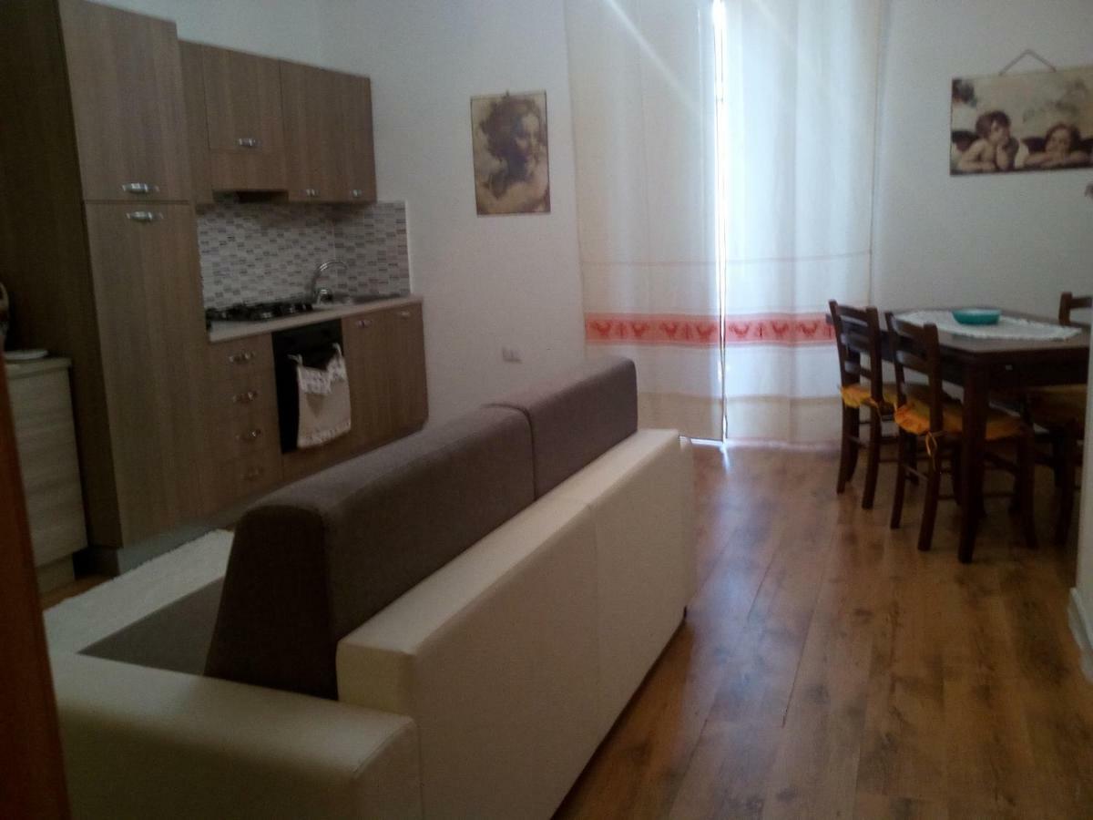Отель La Piazzetta Austis Экстерьер фото