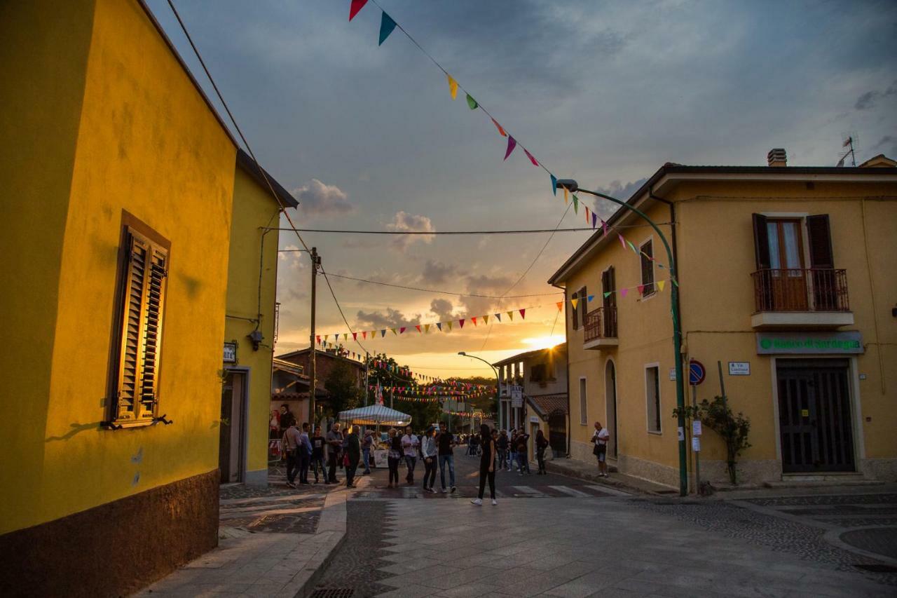 Отель La Piazzetta Austis Экстерьер фото