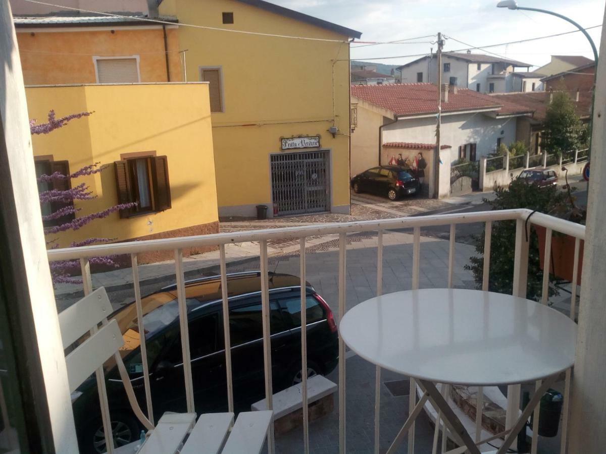 Отель La Piazzetta Austis Экстерьер фото